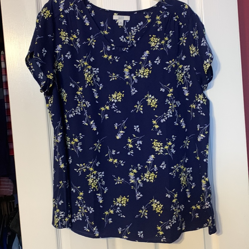 Croft & barrow blue v neck shirt sleeve top with yellow/ blue/ white flowers xxl
